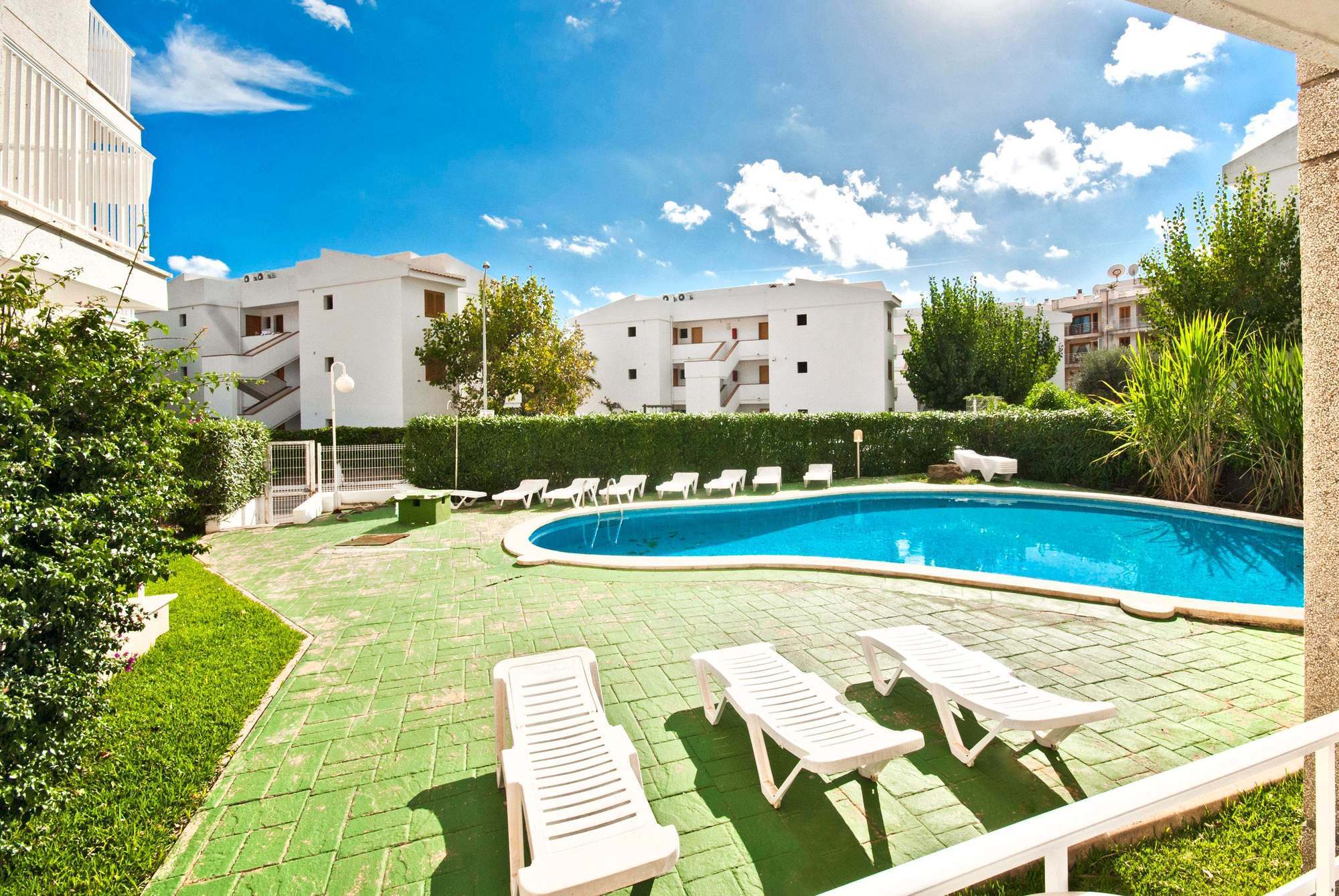 Apartamentos Llevant Port de Pollença Dış mekan fotoğraf